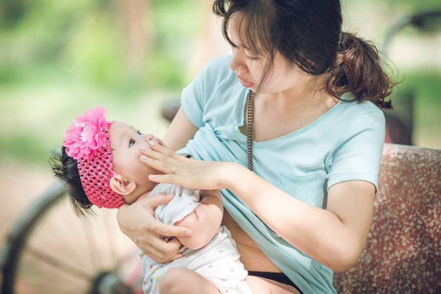 6 điều đừng bao giờ nói với phụ nữ đang nuôi con nhỏ
