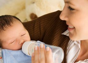 Sữa mẹ là tốt nhất cho sựu phát triển của trẻ sơ sinh và trẻ nhỏ