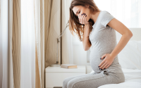 Buồn nôn khi mang thai do nhiều nguyên nhân gây ra.