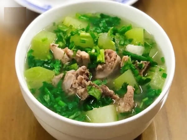 Những lưu ý khác khi ăn bí xanh sau sinh